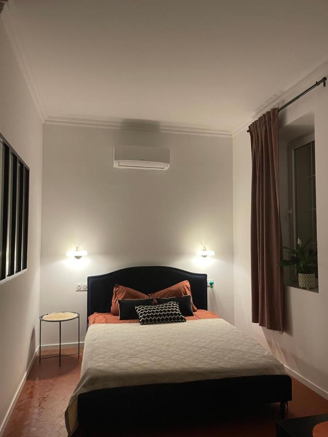 Dans Un Chateau Exceptionnel Du 18e Siecle *